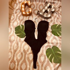 InviShaper - Plunge Backless Body Shaper Bra
Black/2XL - Fits 40EF, 42DE